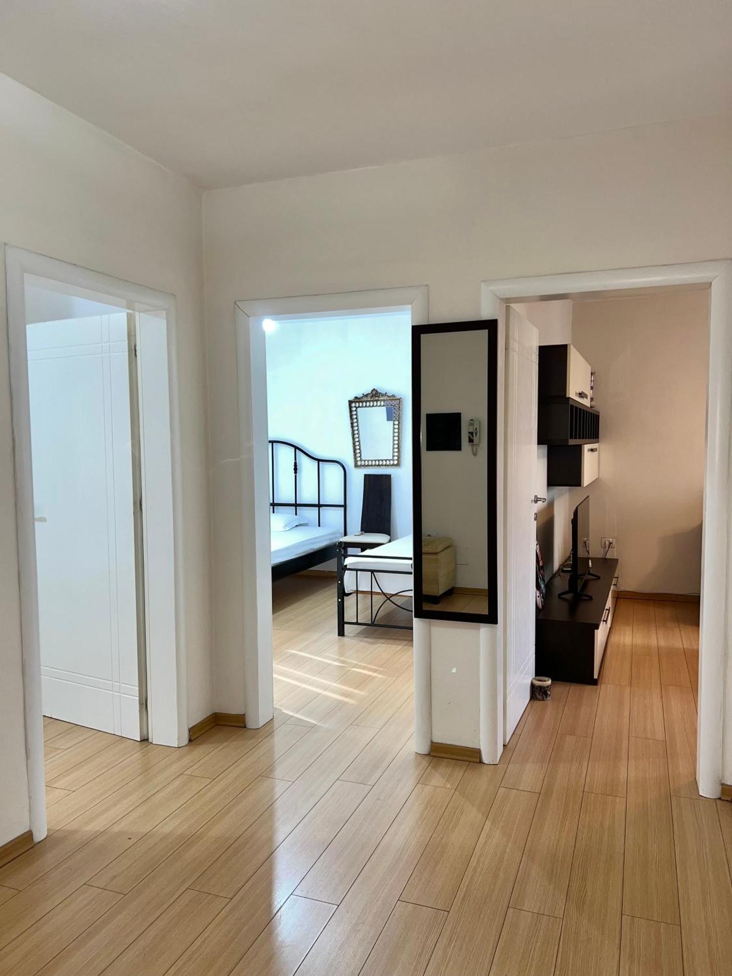 Blloku Family Apartment Tiranë Ngoại thất bức ảnh